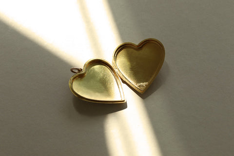Antique Large 18k Gold Heart Locket