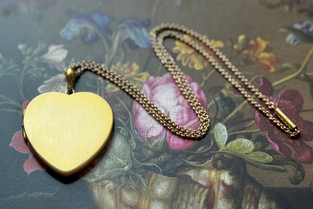 Early 20th Century 15k Gold Large Heart Locket & Chain Set