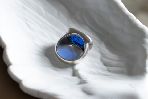 A late 18th century blue Tassie intaglio ring