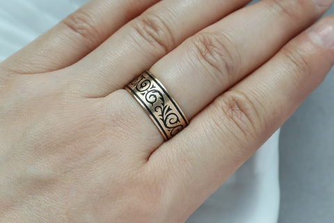 Mid-Victorian Enamel and Gold Band 