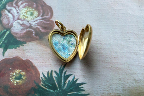 Antique 18k Gold Heart Locket
