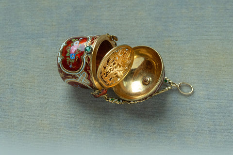 Early 19th Century Enamel and Gold Vinaigrette Pendant