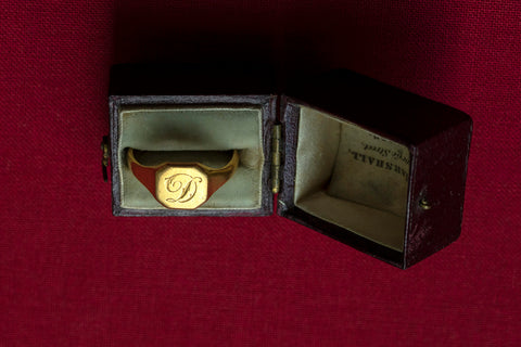 1935, 22k Gold 'D' Signet Ring