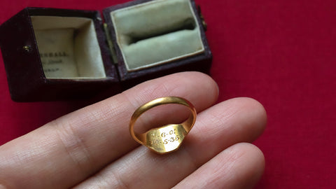 1935, 22k Gold 'D' Signet Ring