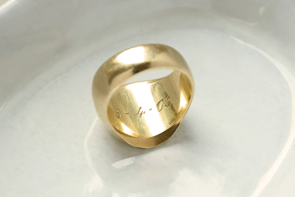 LAELIUS Antiques Heavy 18k Gold Signet Ring