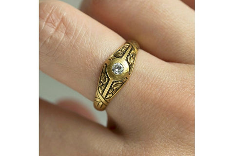 1920s French Diamond Ring with Deep Engravings