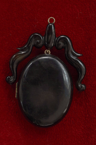 Victorian Large Piqué Bow Pendant