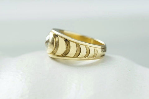 Diamond Solitaire Gold Band