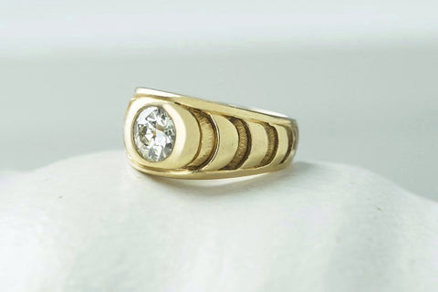 Diamond Solitaire Gold Band