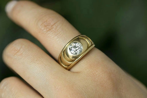Diamond Solitaire Gold Band