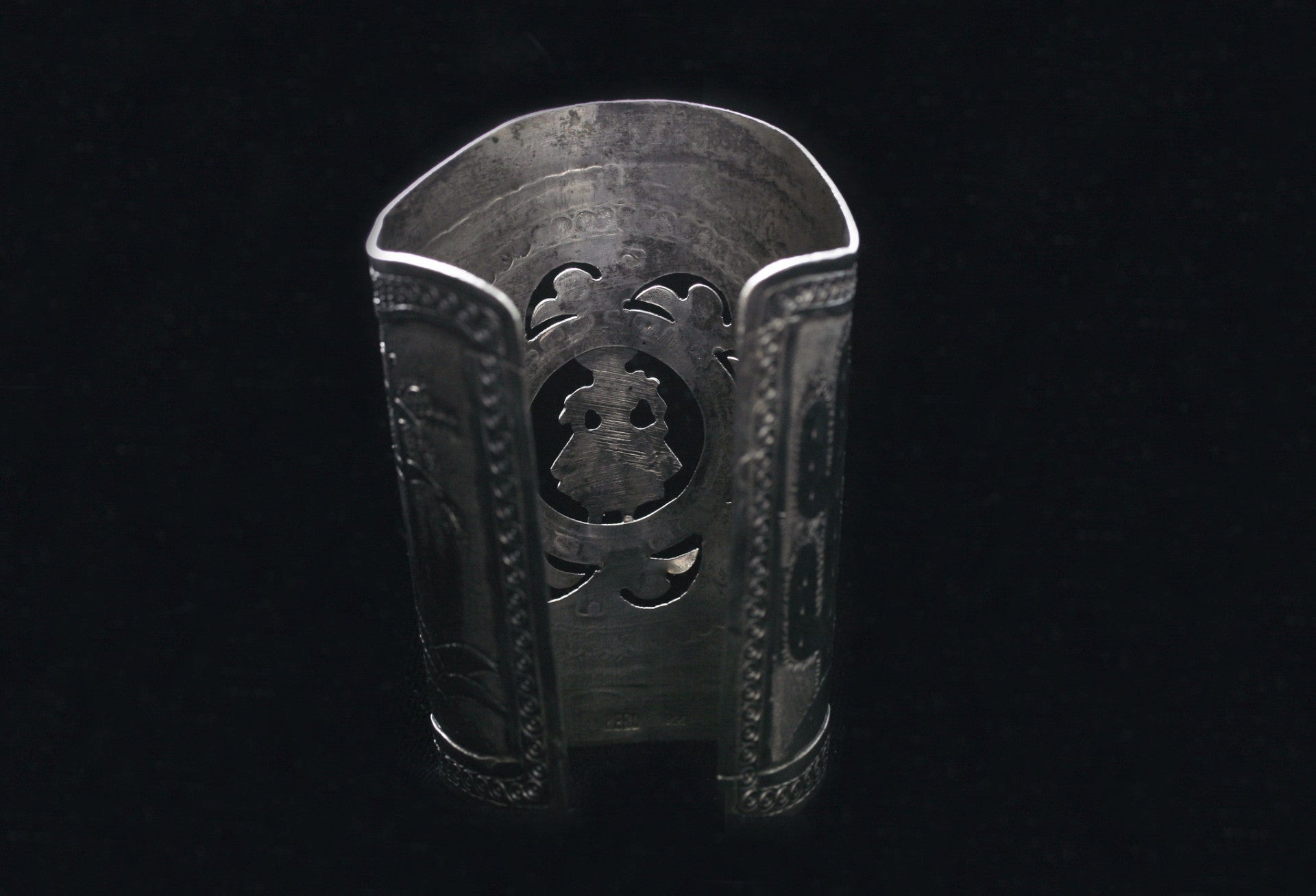 LAELIUS Antiques – Peruvian Wide Sterling Arm Cuff