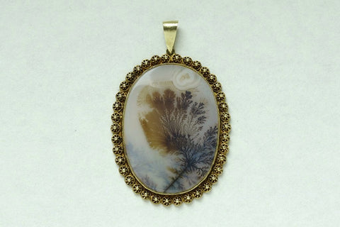 Large Victorian Agate Gold Pendant
