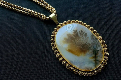 Large Victorian Agate Gold Pendant