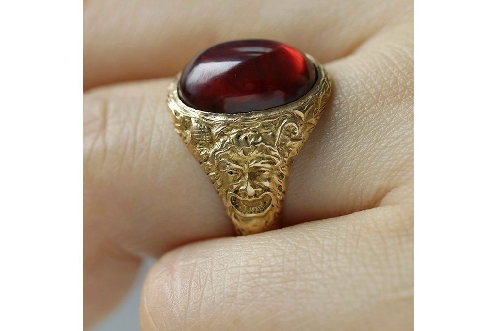 Art Nouveau Garnet Cabochon Ring