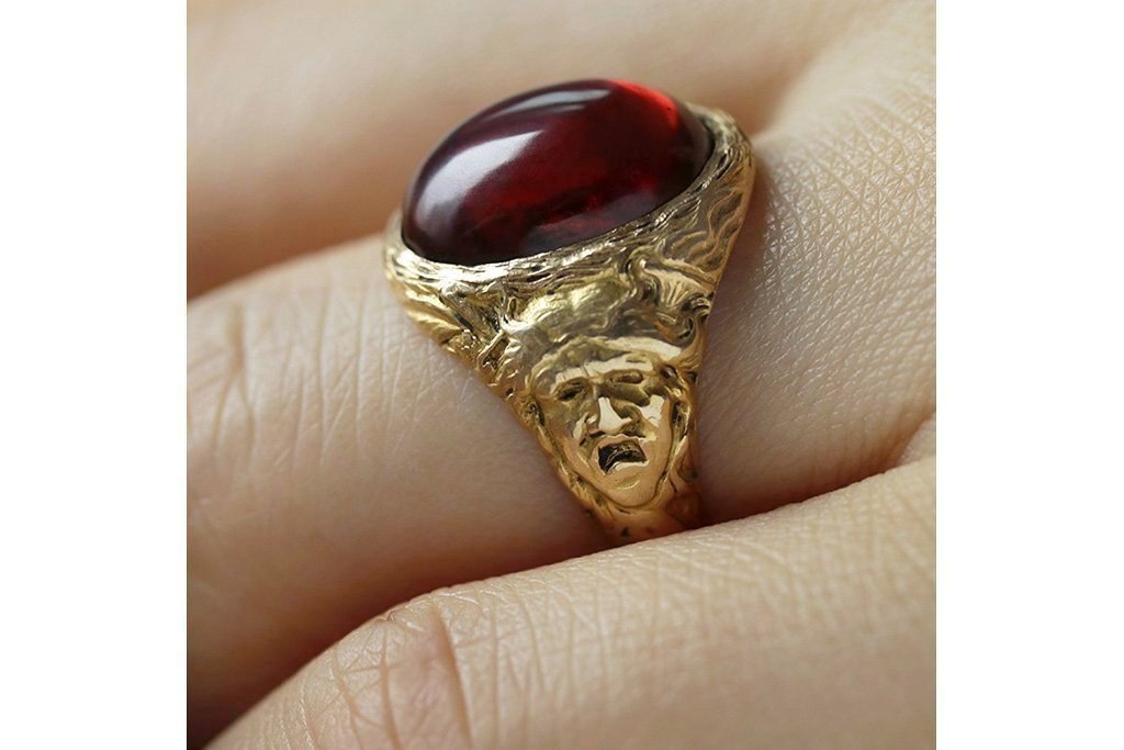 Art Nouveau Garnet Cabochon Ring