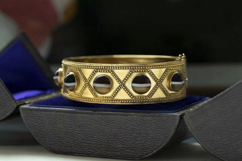 Victorian Banded Agate Gold Bangle