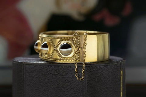 Victorian Banded Agate Gold Bangle