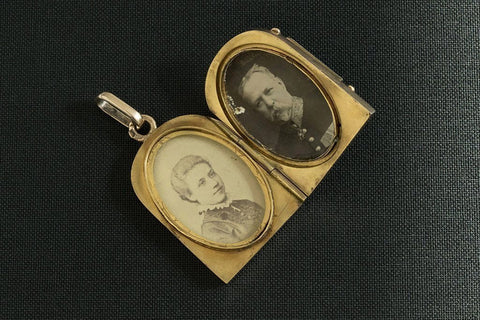 Antique Russian BONHEUR Locket