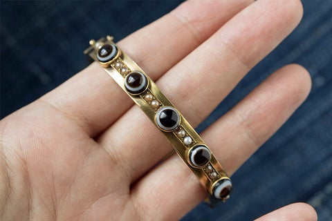 Victorian Bullseye Banded Agate Gold Bangle