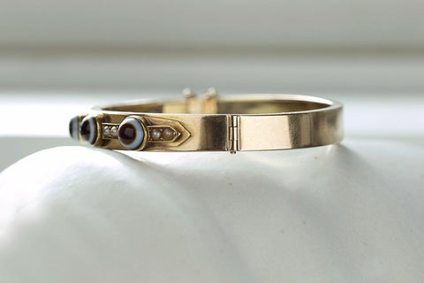 Victorian Bullseye Banded Agate Gold Bangle