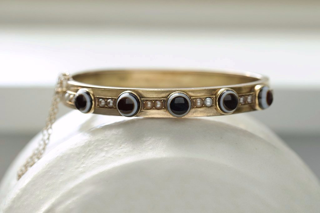 Victorian Bullseye Banded Agate Gold Bangle