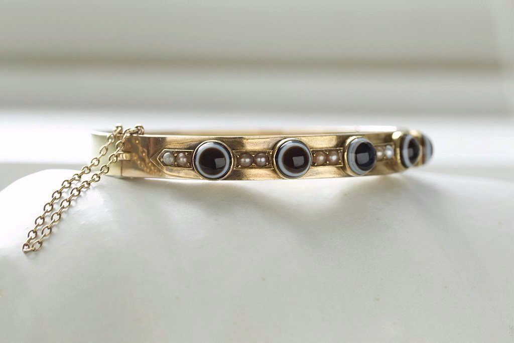 Victorian Bullseye Banded Agate Gold Bangle