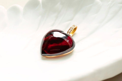 Victorian Heart-Shaped Garnet Pendant