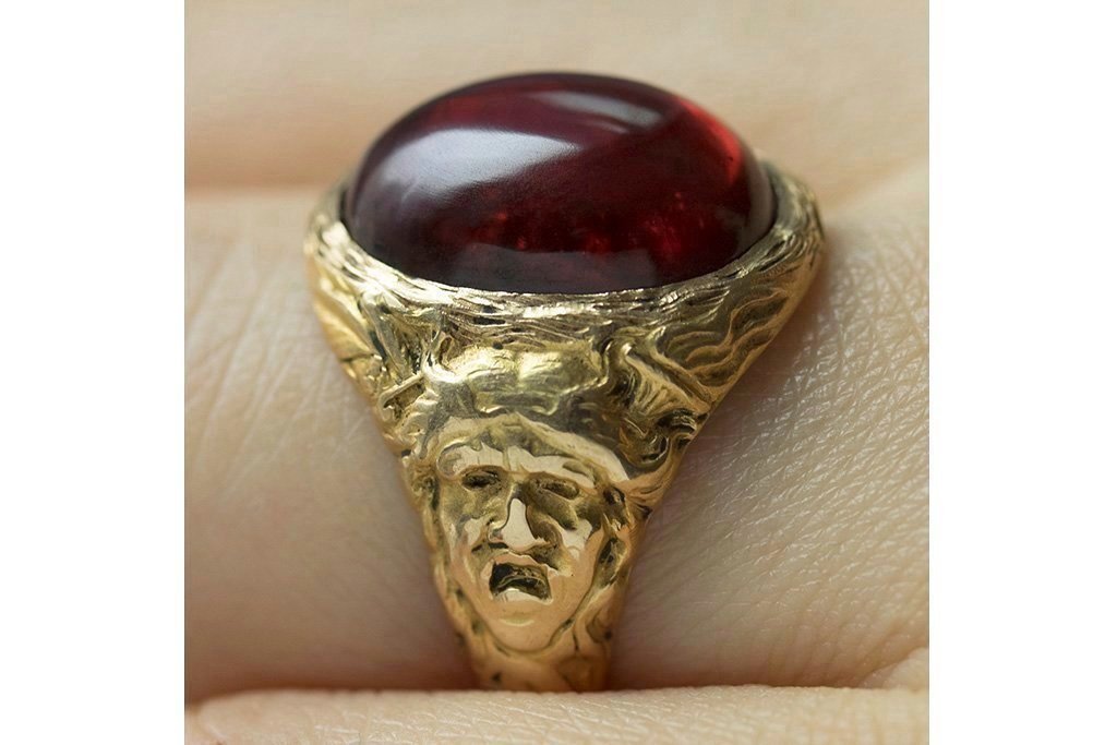Art Nouveau Garnet Cabochon Ring