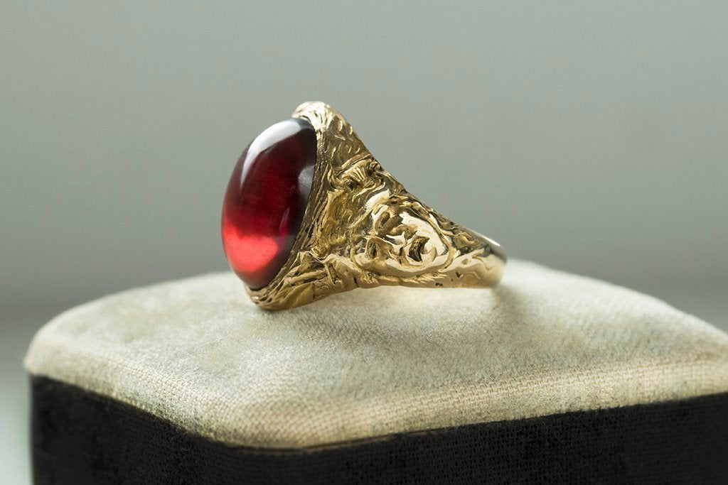 Art Nouveau Garnet Cabochon Ring