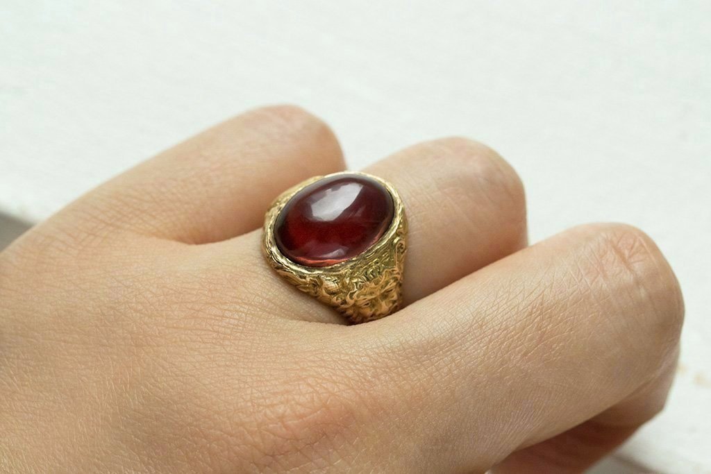 Art Nouveau Garnet Cabochon Ring