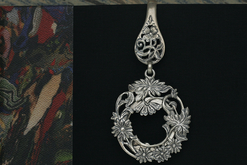 Sterling Silver Key Chain with Flowers and Leaves Motif