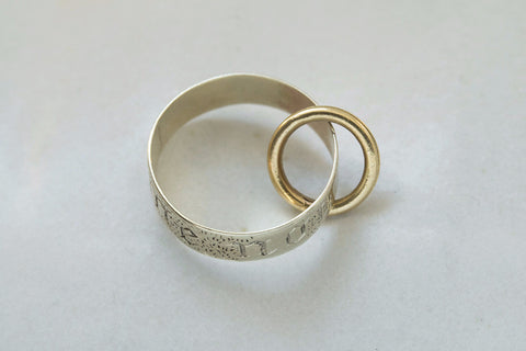 Forget Me Not Band with Split Ring