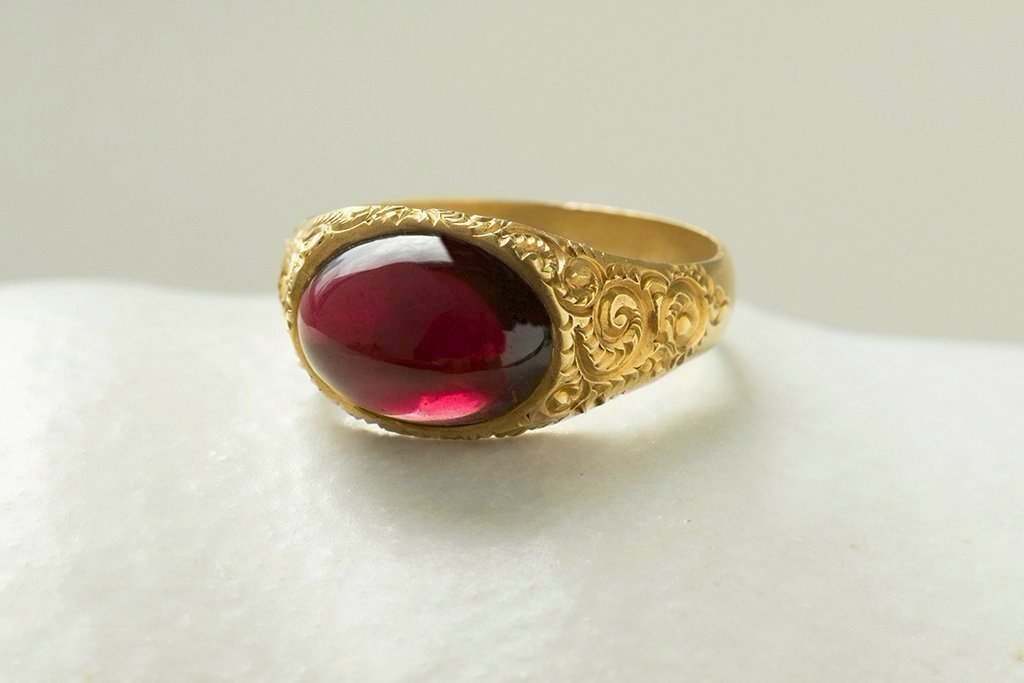 Victorian Garnet Cabochon Ring