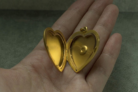 Edwardian Large Gold Heart Locket
