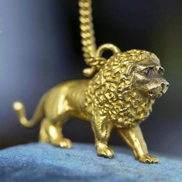 Vintage 18k Gold Lion Charm Pendant
