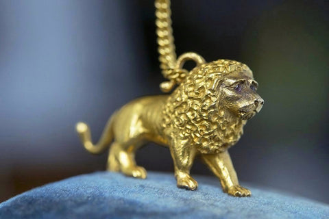 Vintage 18k Gold Lion Charm Pendant