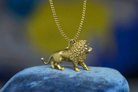 Vintage 18k Gold Lion Charm Pendant