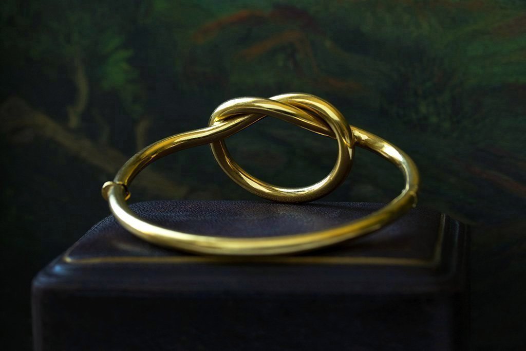 Victorian Love Knot Gold Bangle
