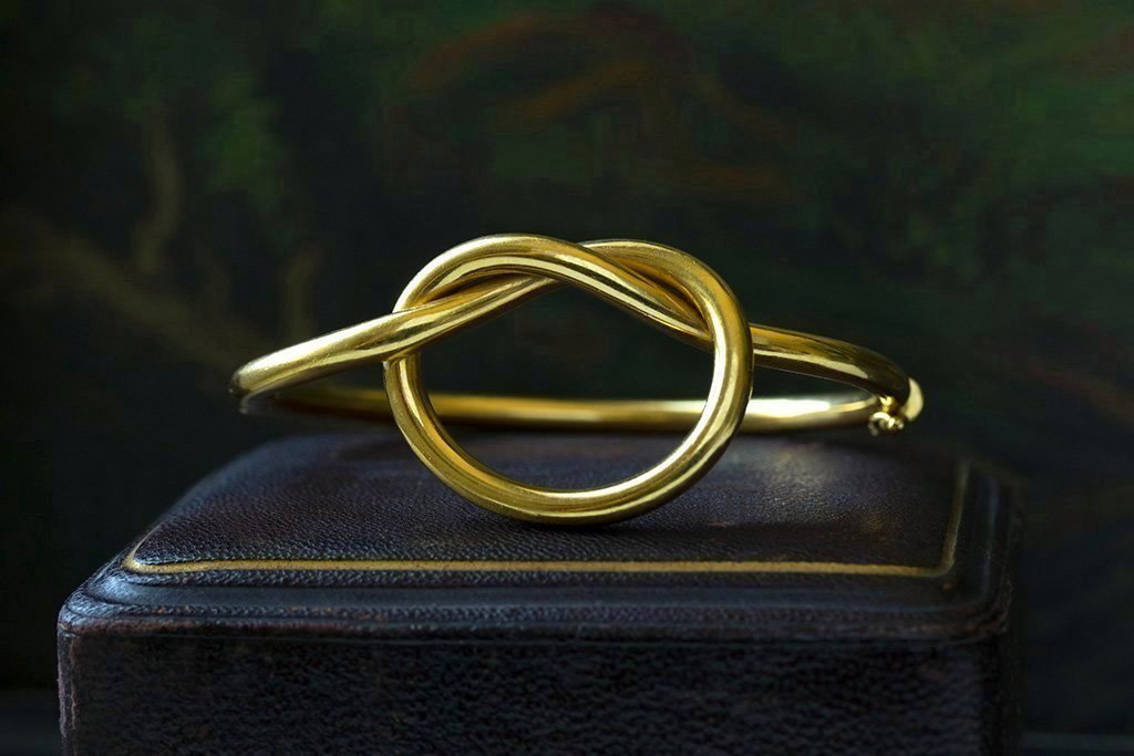 LAELIUS Antiques – Victorian Love Knot Gold Bangle