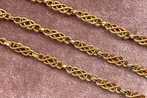 Late Victorian 'Lovers Knot' 18k Gold Chain