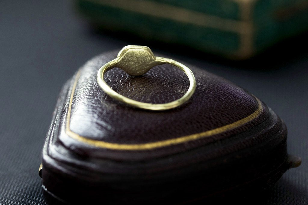15th Century Gothic Initial 'M' Gold ring