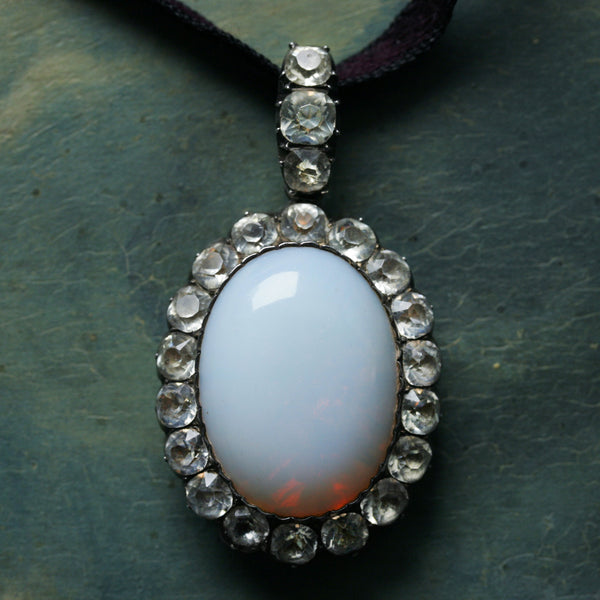 Opaline Paste Pendant