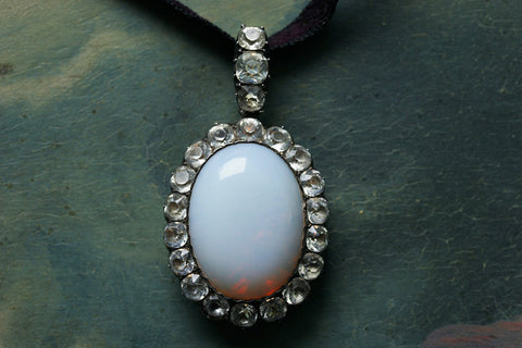 Opaline Paste Pendant