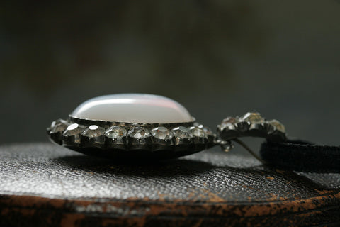 Opaline Paste Pendant