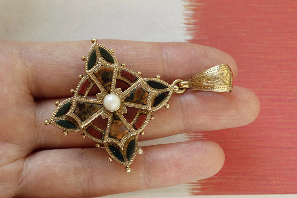Victorian Agate and Pearl Scottish Pendant