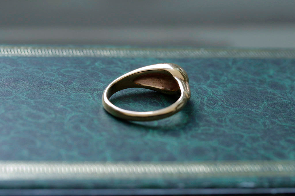 LAELIUS Antiques – Vintage 18k Gold Swan Ring