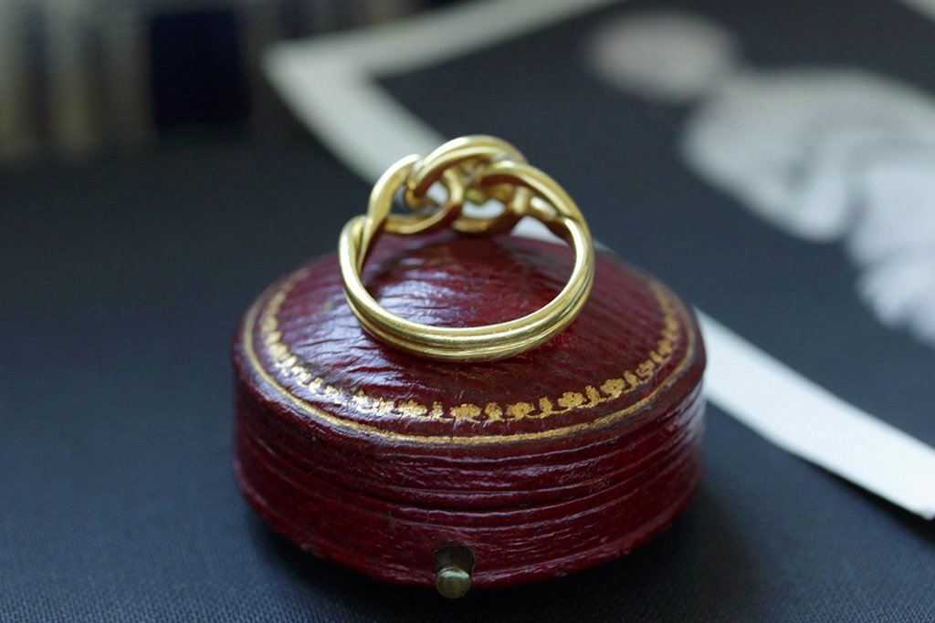 Victorian Love Knot Heart Ring