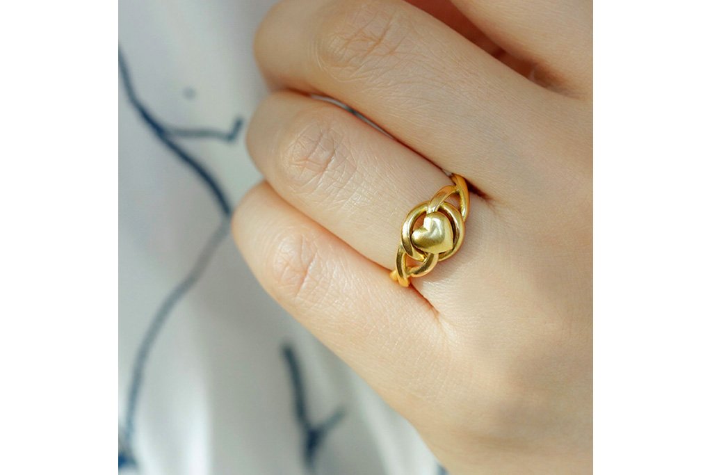 Victorian Love Knot Heart Ring