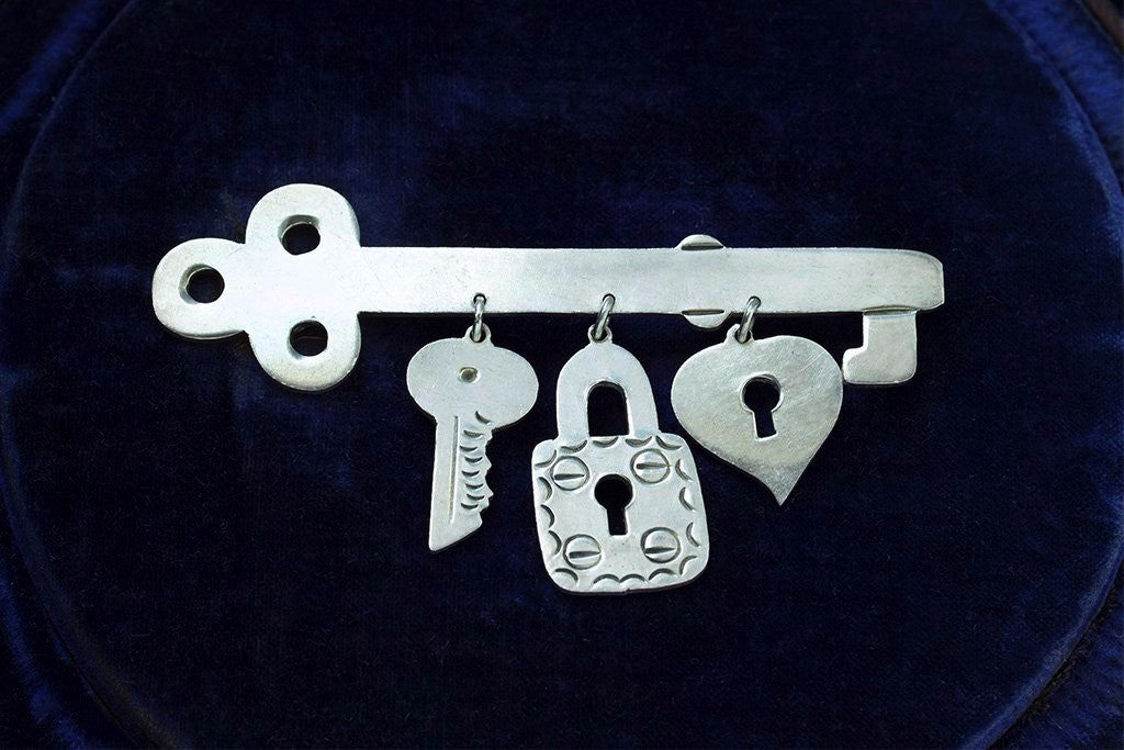 Vintage 'Keys to My Heart' Brooch