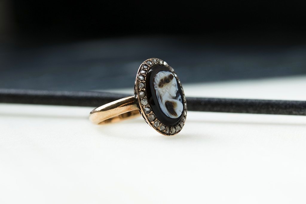 Antique Carved Sardonyx 'Love Token' Ring